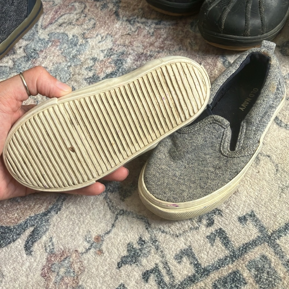 Toddler size 9 shoe lot - Picture 4 of 6